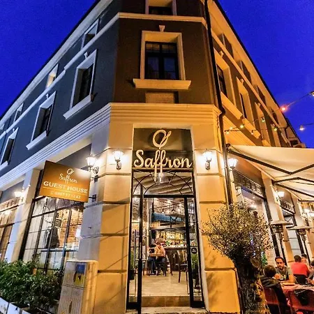 Saffron Apartment *